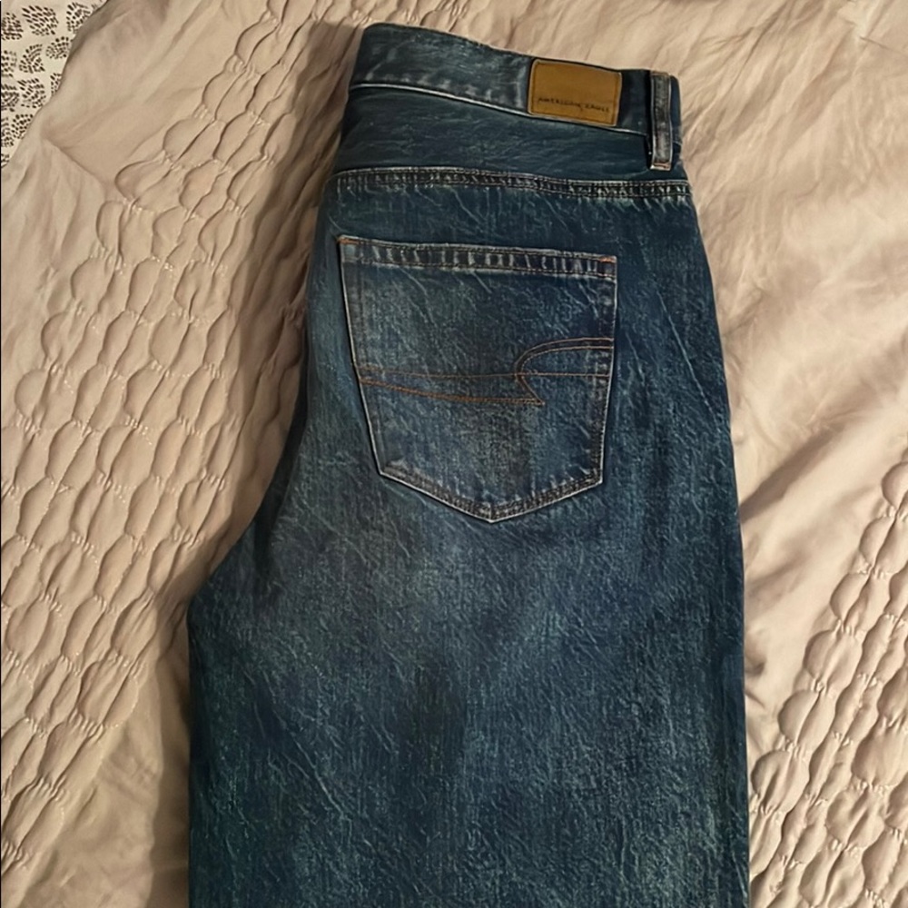 AMERICAN EAGLE MOM JEANS